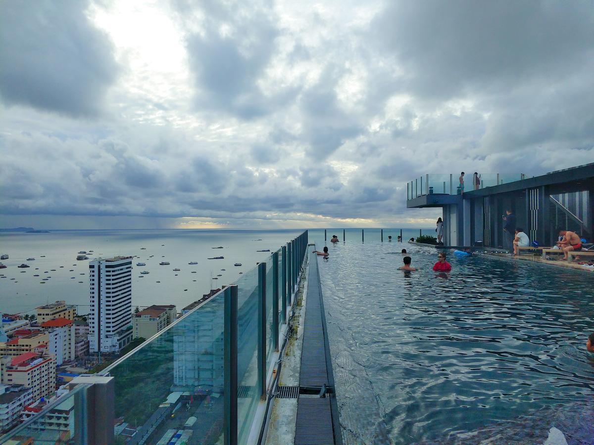 The Base Pattaya 芭提雅基地公寓 Экстерьер фото