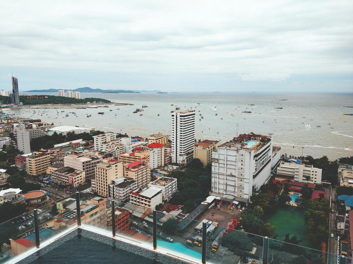 The Base Pattaya 芭提雅基地公寓 Экстерьер фото